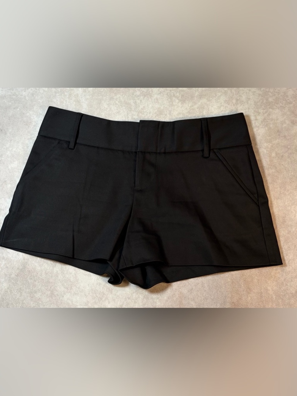 Alice+Olivia Size:6 Women’s Classics Tailored Black Dress Shorts